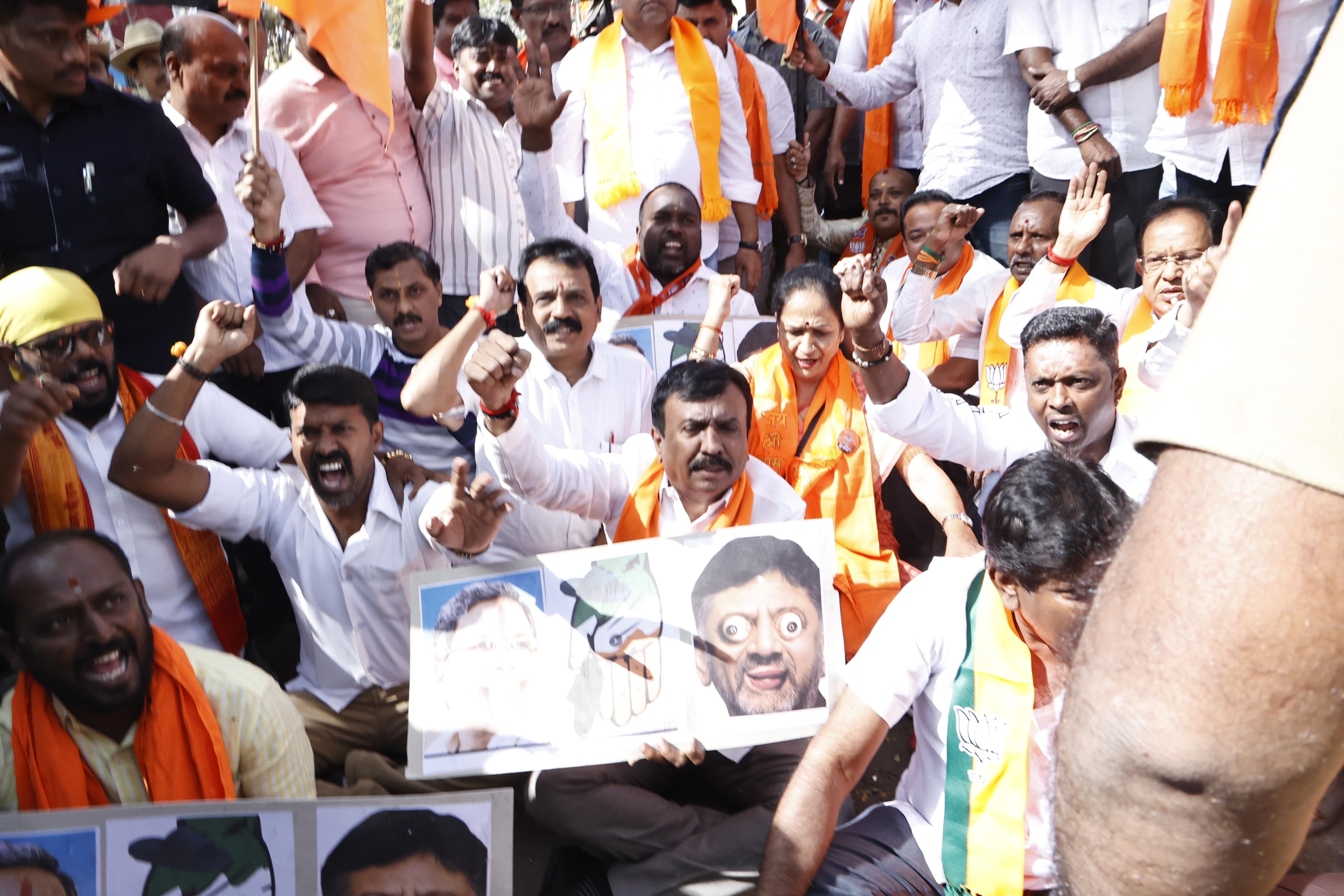BJP massive protest in Bengaluru, arrest
