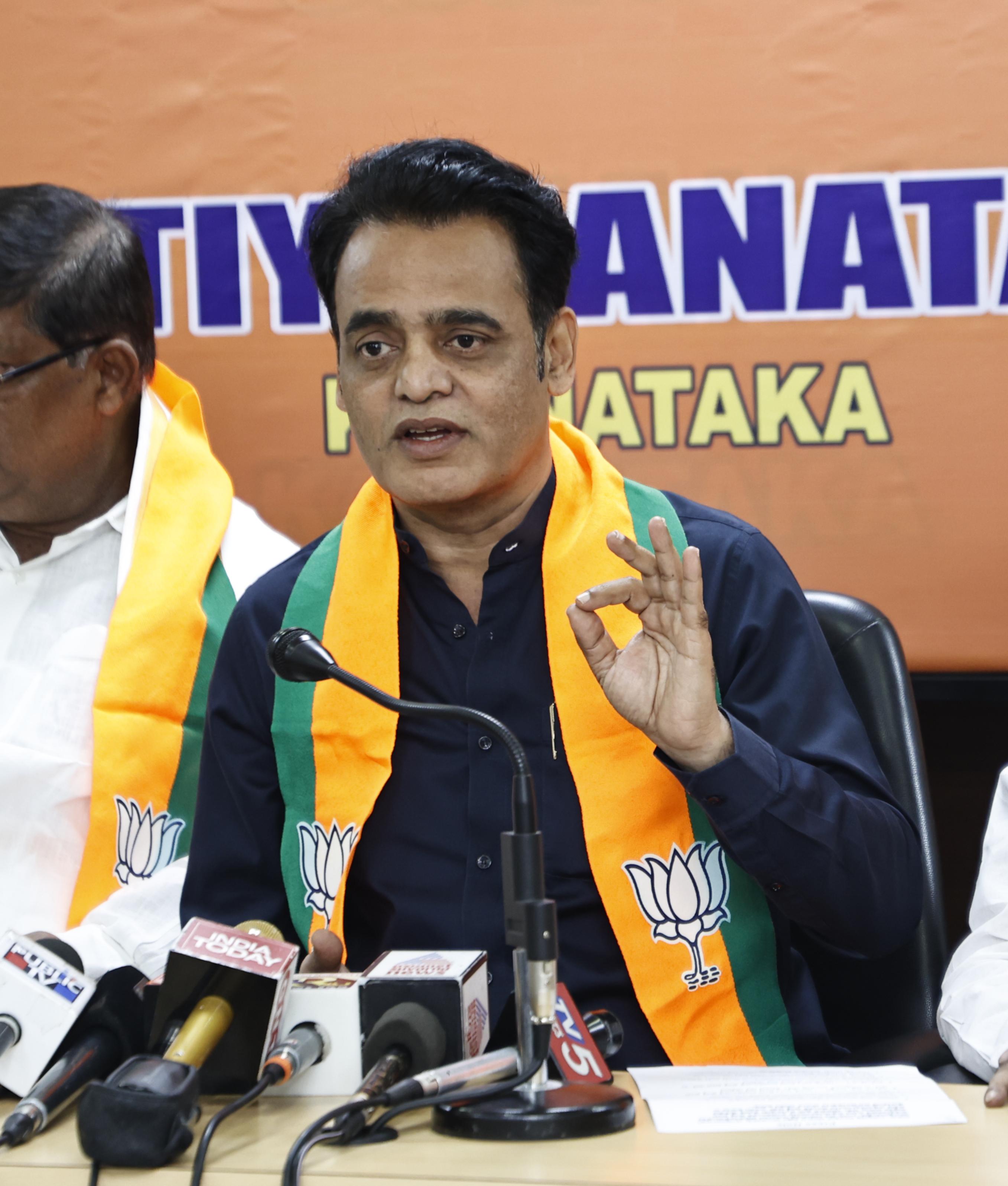 Dr. C. N. Ashwathtanarayana demands to fill the vacant post of chancellor, to give money to new universities.