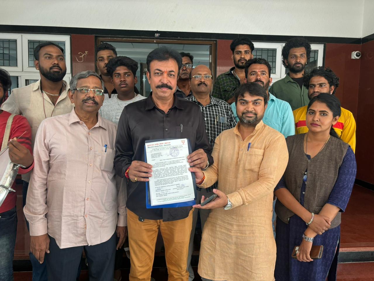 Artists, Humiliation on PM: BJP Complains against CM