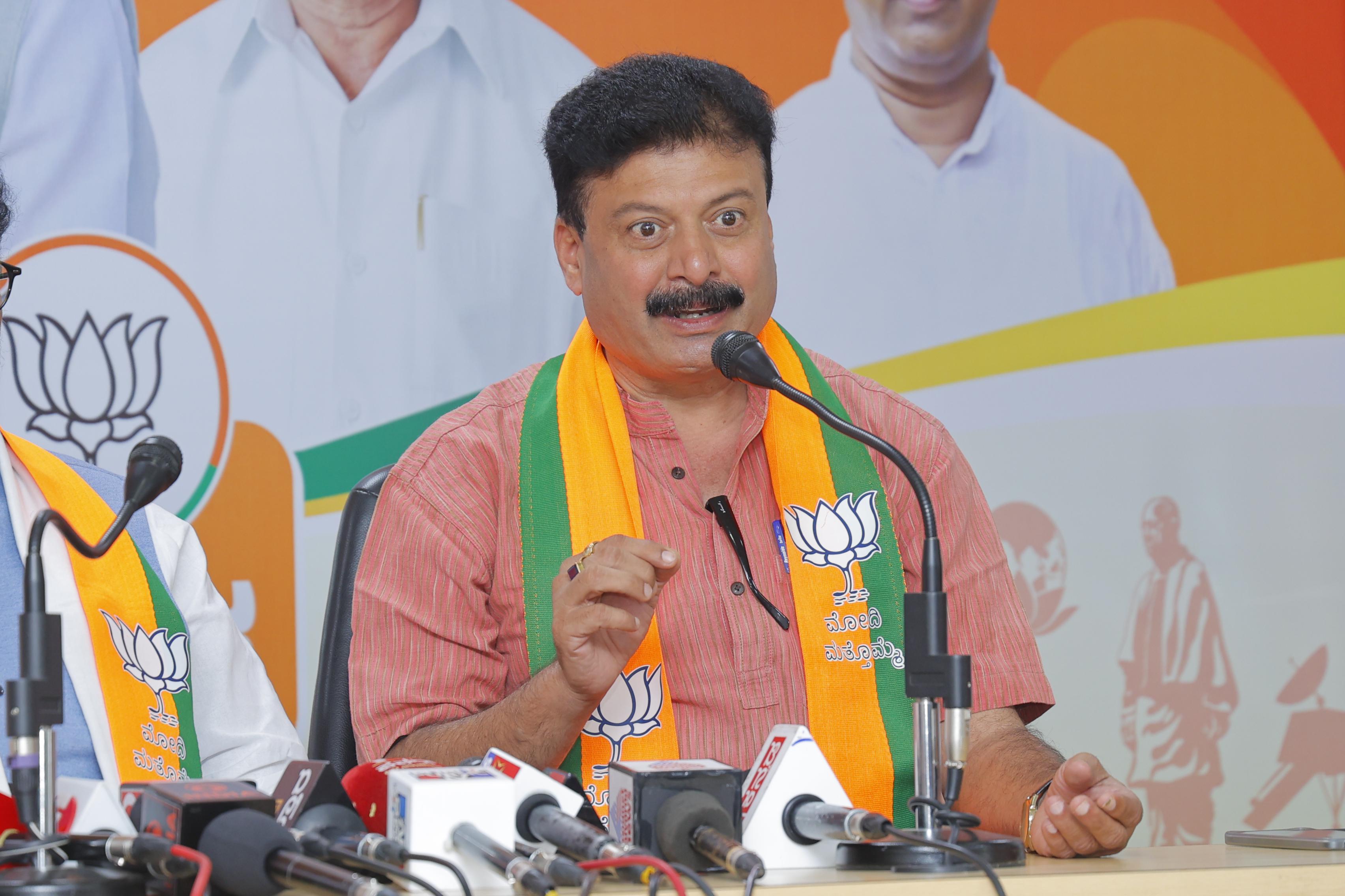 Priyank irresponsible minister: MG Mahesh criticism