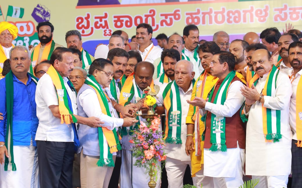 ಯಡಿಯೂರಪ್ಪನವರ ಬಗ್ಗೆ ಹಗುರವಾಗಿ ಮಾತನಾಡುವುದನ್ನು ಬಿಡಿ ಲೂಟಿ ಒಪ್ಪಿಕೊಂಡು ರಾಜೀನಾಮೆ ಕೊಡಿ: ವಿಜಯೇಂದ್ರ