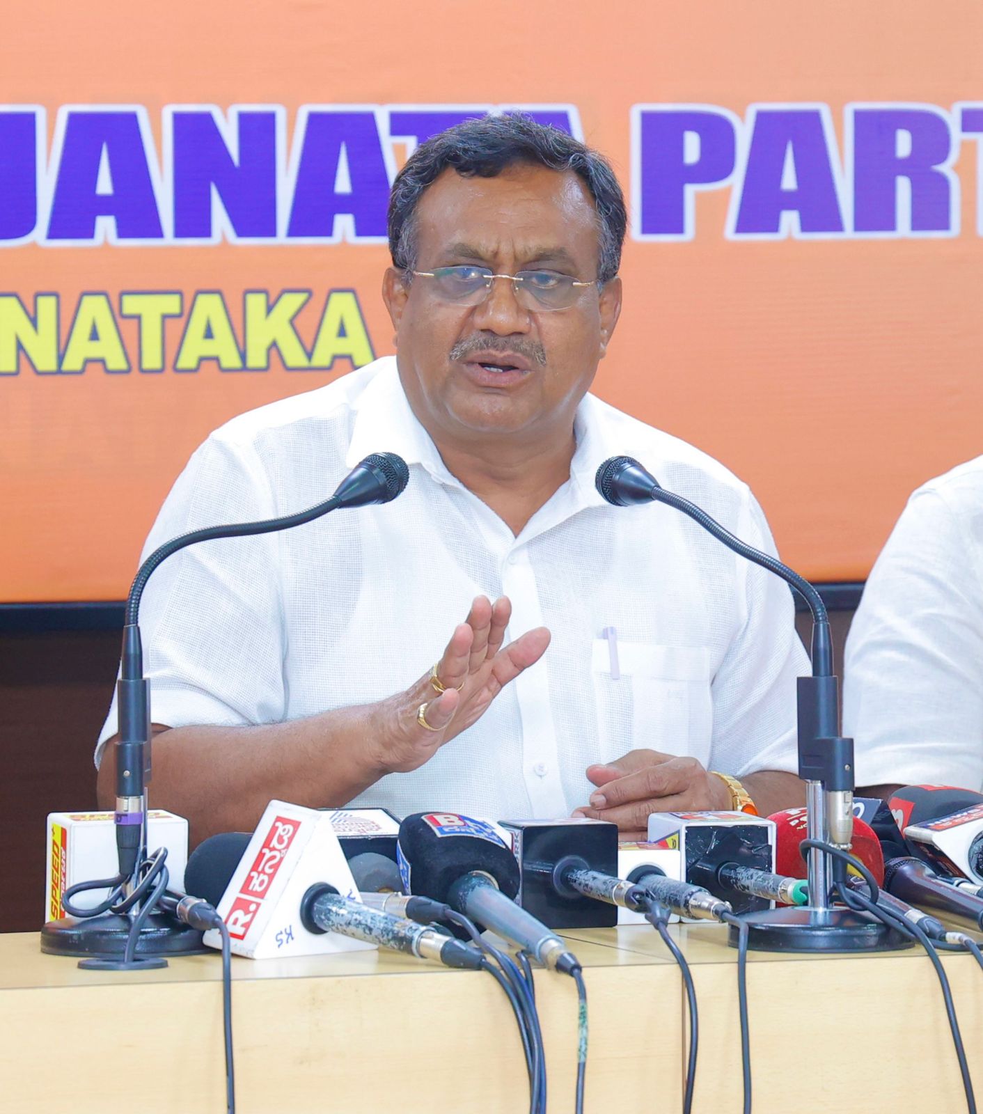 ಬಾಂಗ್ಲಾ ಹಿಂದೂಗಳ ಮೇಲೆ ದೌರ್ಜನ್ಯ: ಅಶ್ವತ್ಥನಾರಾಯಣ್ ಖಂಡನೆ