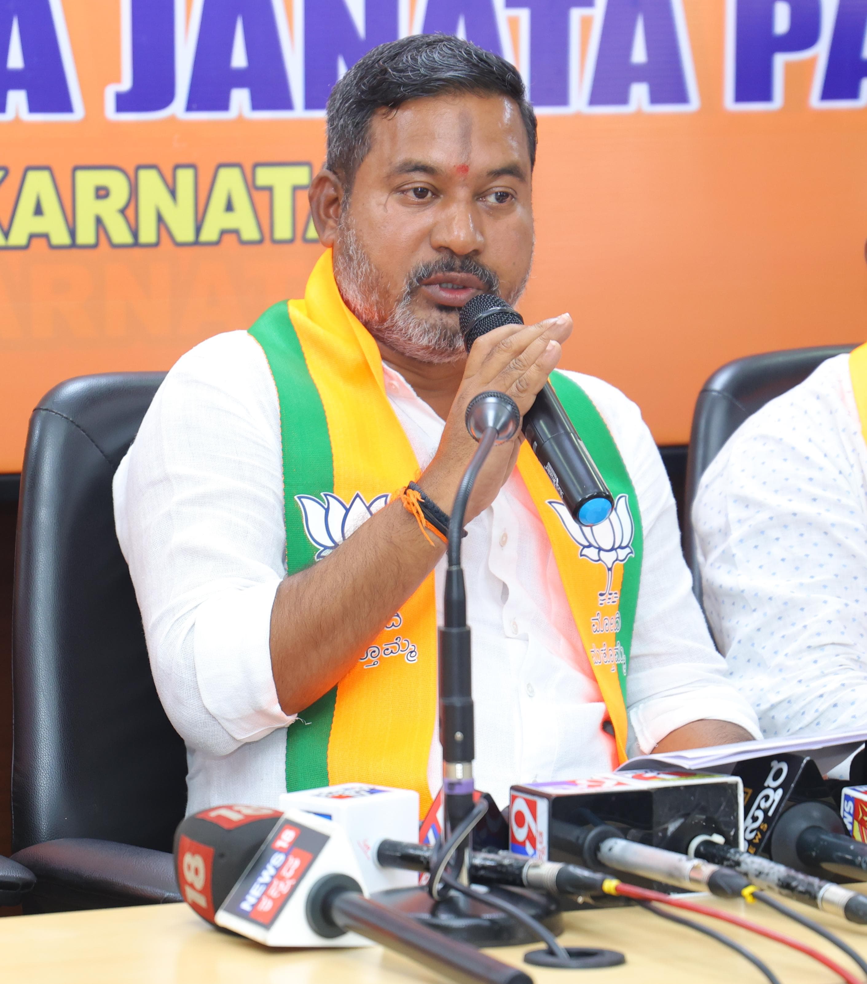 ಕಾಂಗ್ರೆಸ್ ನಡೆ ಖಂಡಿಸಿ ಹೋರಾಟ: ಸಿಮೆಂಟ್ ಮಂಜುನಾಥ