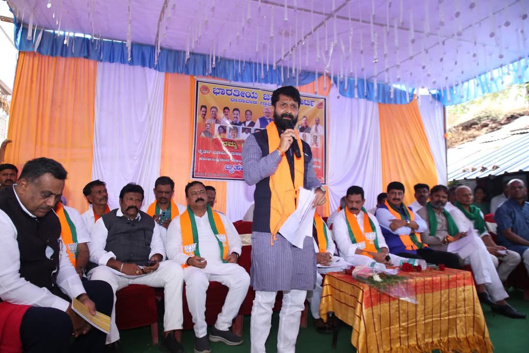 ವಕ್ಫ್ ನೀತಿ ವಿರುದ್ಧ ಹುಬ್ಬಳ್ಳಿಯಲ್ಲಿ ಬೃಹತ್ ಪ್ರತಿಭಟನೆ