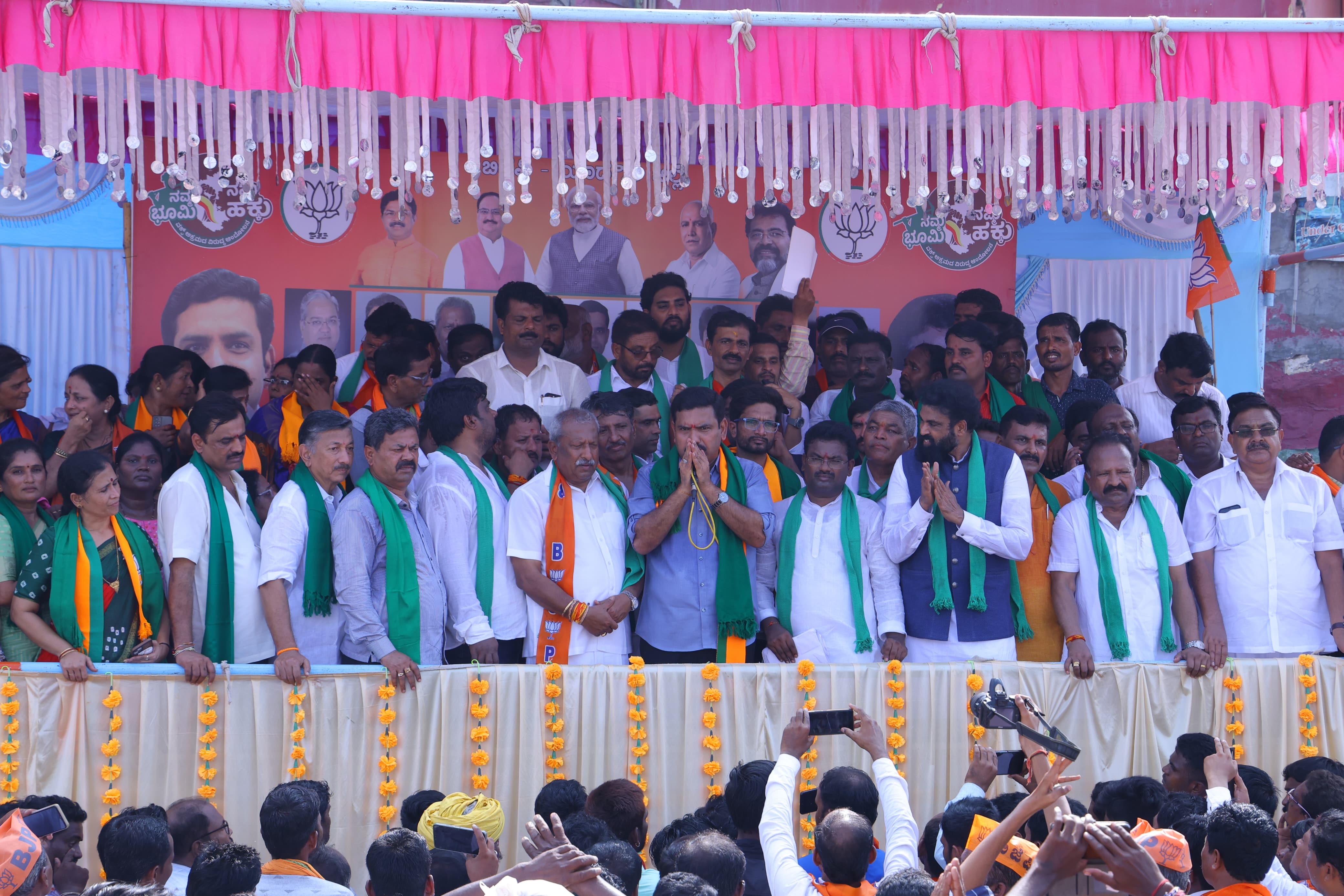 ವಕ್ಫ್ ಸಂಬಂಧ ಬಿಜೆಪಿ ನಿರಂತರ ಹೋರಾಟ  ಕಾಂಗ್ರೆಸ್ಸಿನಲ್ಲಿ ಹೊಡೆದಾಟ ಶುರುವಾಗಲಿದೆ: ವಿಜಯೇಂದ್ರ