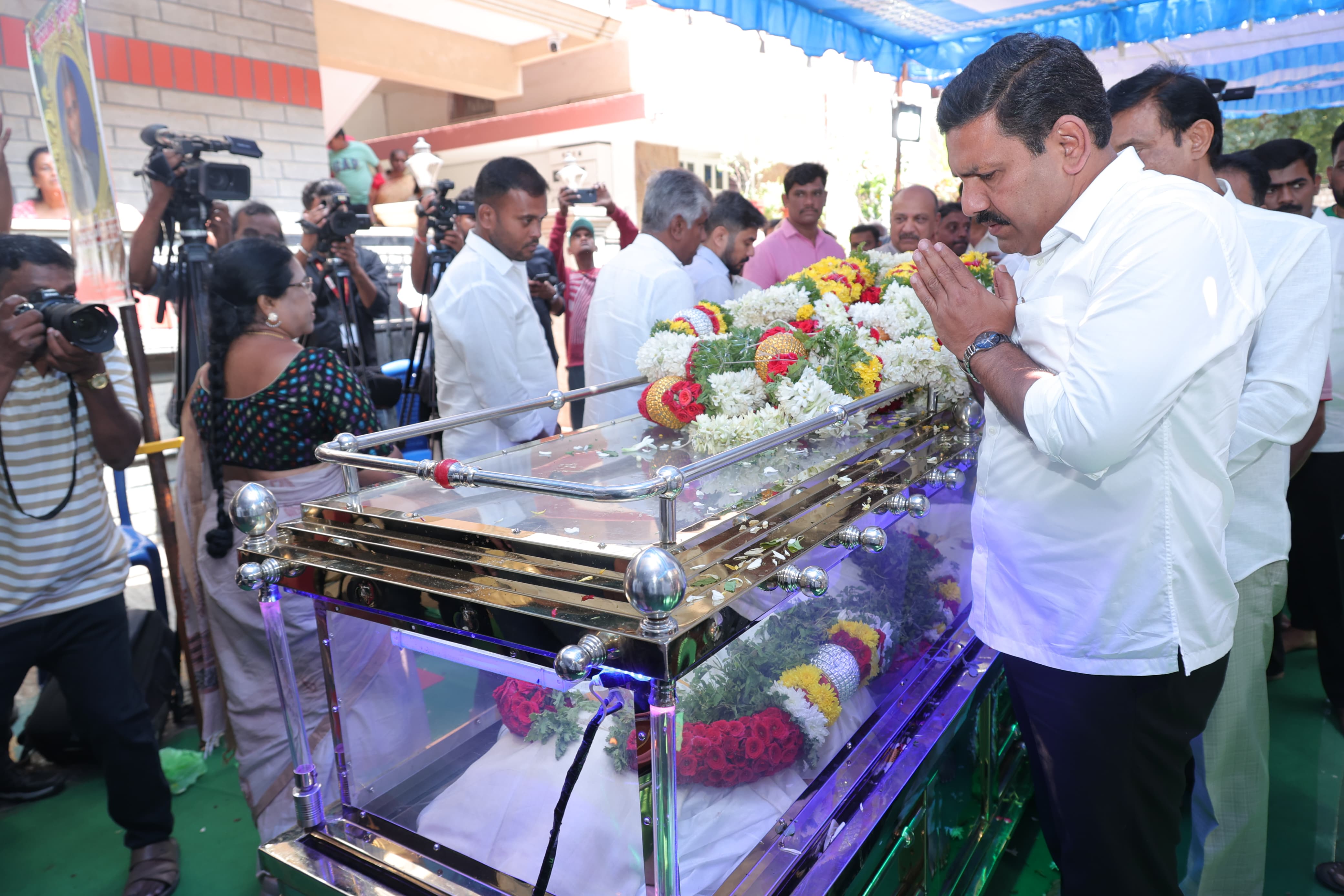 Congressmen in responsible positions should speak responsibly: Vijayendra
