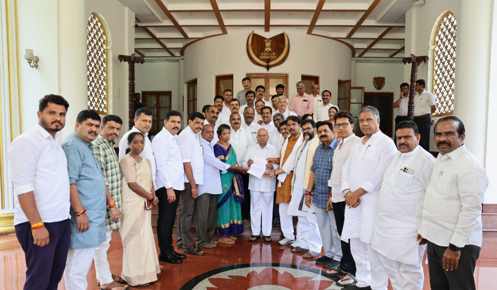 BJP delegation meets Governor regarding Suhas' murder